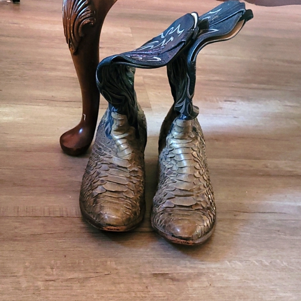 Sanders snake skin cowboy boots size 11